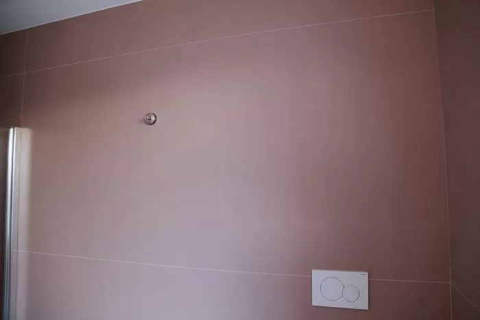piastrelle da bagno rosa