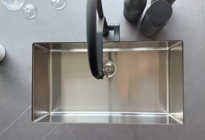lavello ad una vasca in acciaio